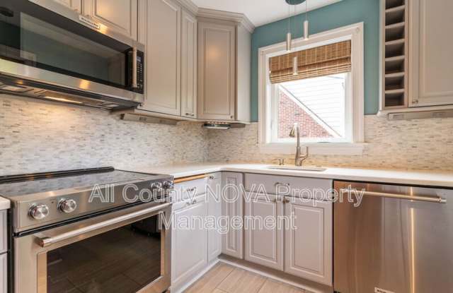 2841 E Lee Ave - 2841 East Lee Avenue, Groveton, VA 22306