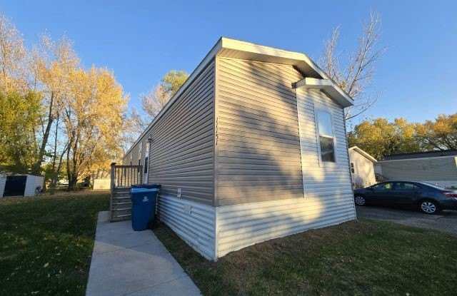 11151 - 5th St NE - 11151 5th Street Northeast, Blaine, MN 55434