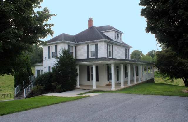 Single Family Farm Home photos photos