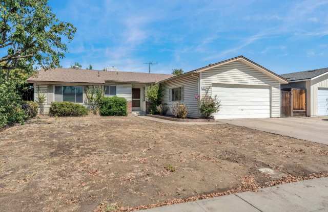 Clovis Home-Convenient location to shopping & entertainment Gallery 3