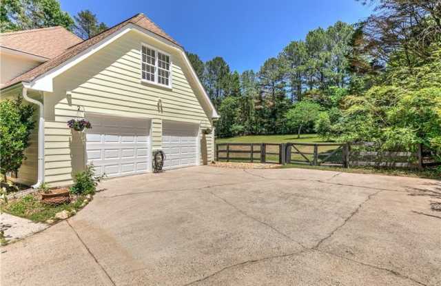 6310 Black Oak Drive Gallery 2