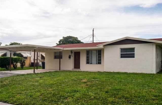 2781 SW 4th St photos photos