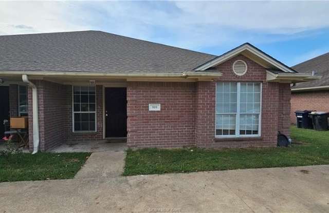 919 Willow Pond St photos photos