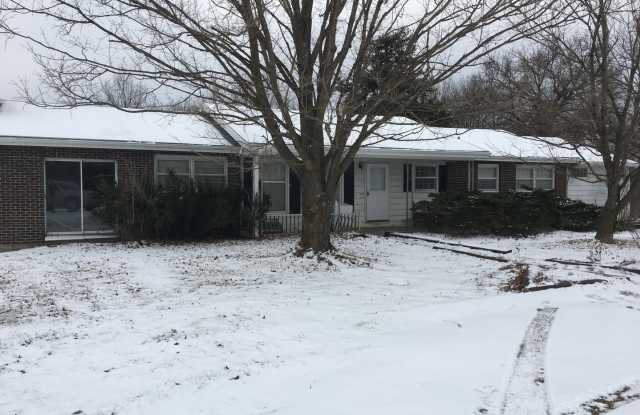 5 Bedroom, 2.5 bath house with detached large garage. photos photos