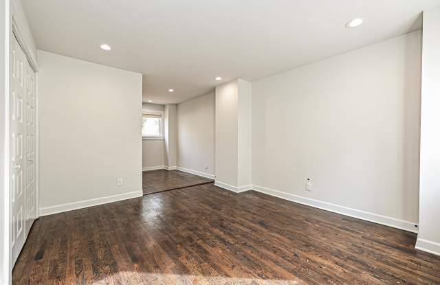 215 South Gardner AvenueUnit 4 Gallery 4