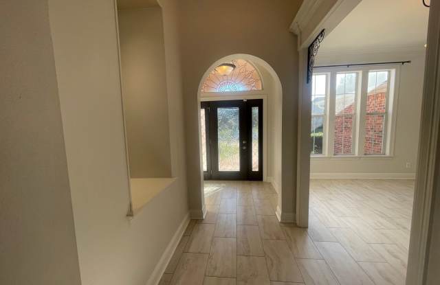 Stunning Gated Home Located in Brunswick Place Gallery 3