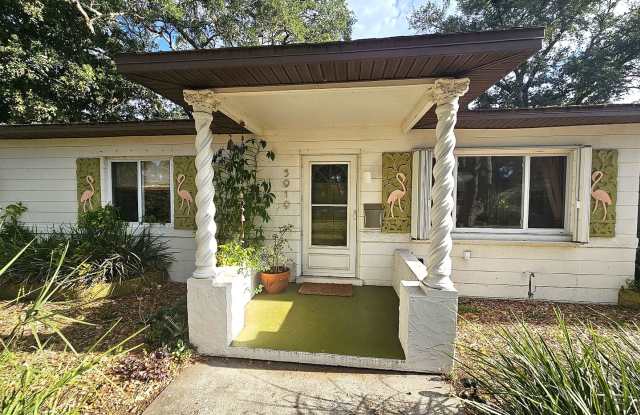 Lake Pasadena - Charming 2 Bedroom Home with Spacious Yard photos photos