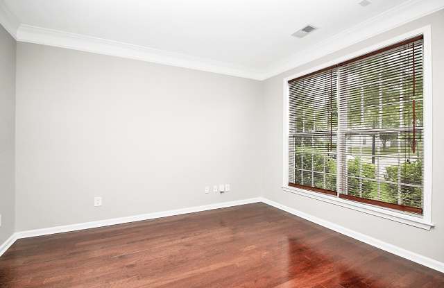10917 Chastain Parc Dr Gallery 3