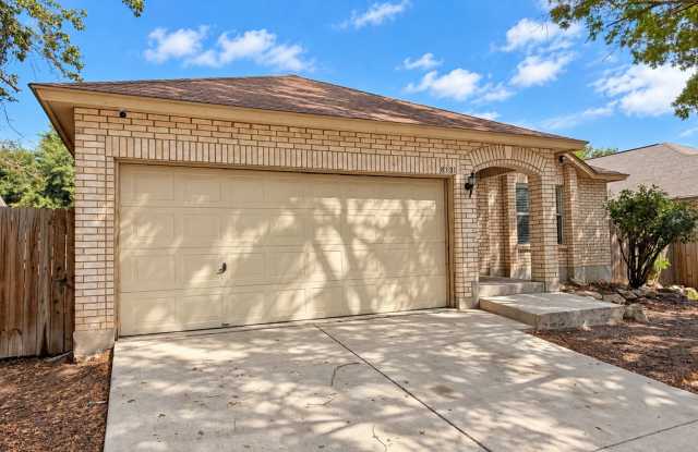 Move-In Ready 3-Bedroom Home in Converse with New Flooring, Fresh Paint & New Backyard Deck! Gallery 4