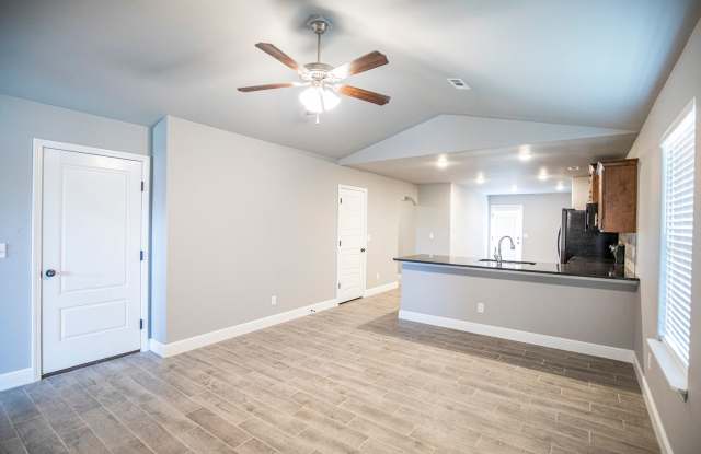 ***525 Fox Circle*** Gallery 3