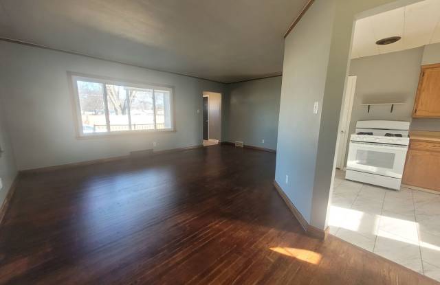 4 Bedroom, 2 Bathroom Home with Garage! photos photos