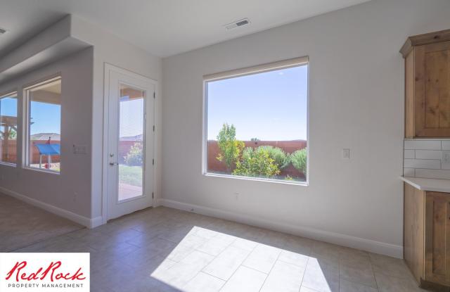 DOG FRIENDLY 4-Bedroom Modern Desert Home with Stunning Views - 617 West 280 South, Ivins, UT 84738