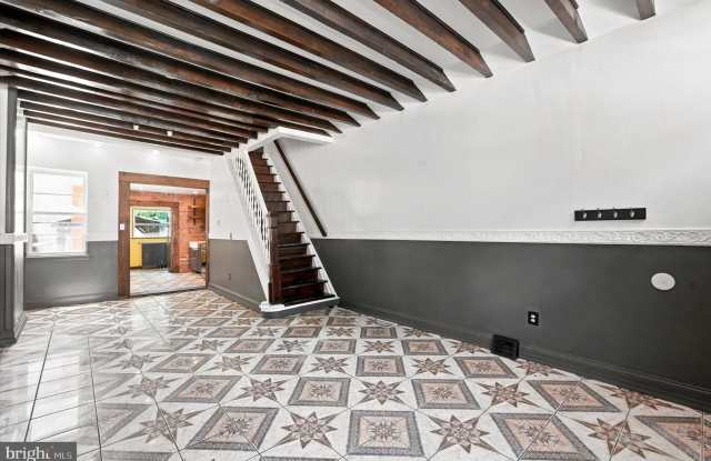 102 E HUNTINGDON Street Gallery 3
