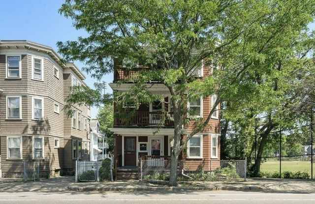 4114 Washington St unit: 3 photos photos