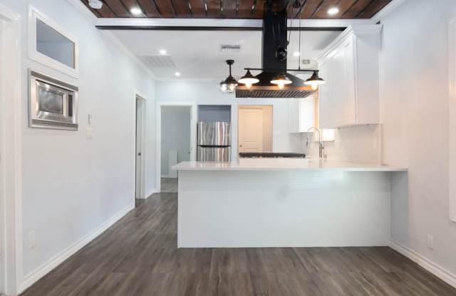 560 West Highland Boulevard Gallery 3