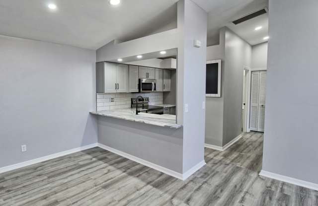 New Remodel! Gorgeous 2 Bedroom Condo! Amazing Location! photos photos