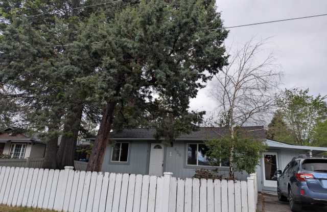 425 SE McKiknley Avenue, #1 & #2 - 1 photos photos