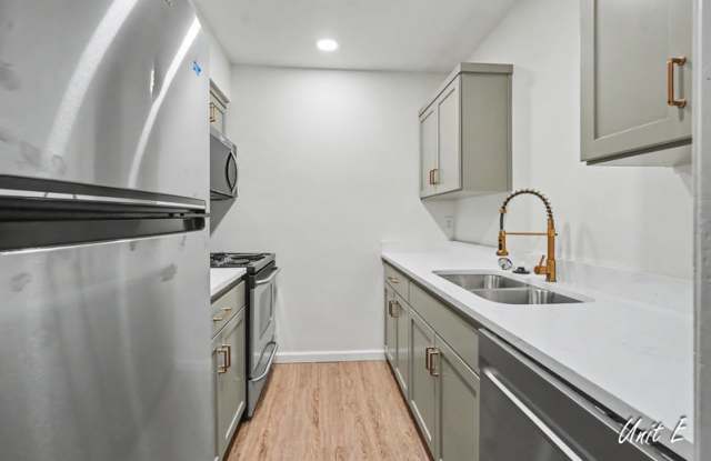 2901 University Drive - E Gallery 1