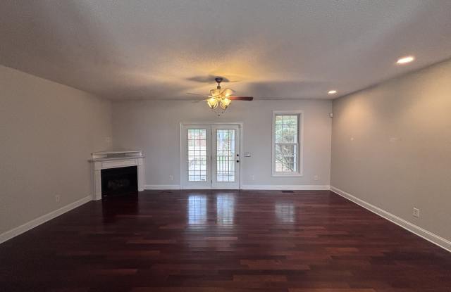 305 Juniper Creek Blvd Gallery 2