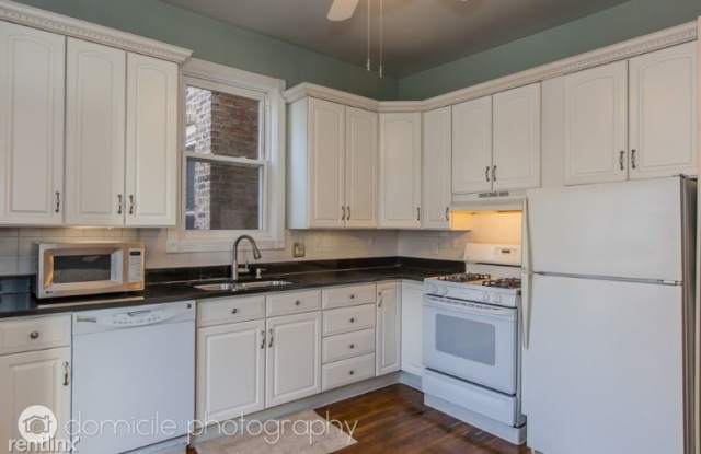 823 W Buckingham Pl 2 - 823 West Buckingham Place, Chicago, IL 60657