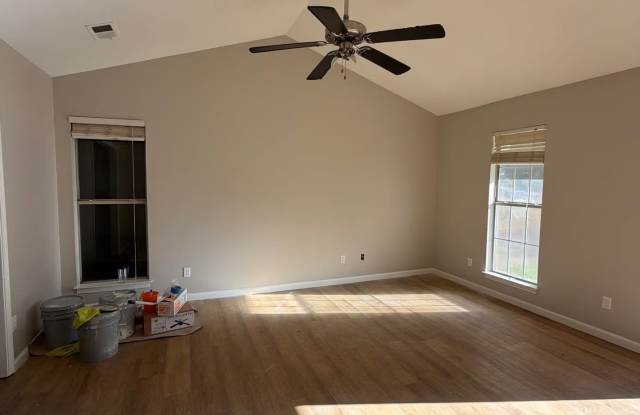 6475 Collinwood Road Gallery 4