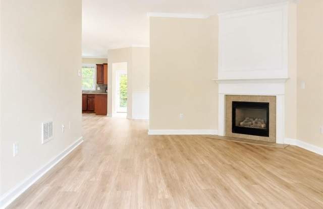 388 Saint Claire Drive Gallery 4