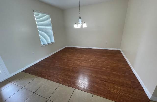 AUBURNDALE: 2 Story Home in Berkley Ridge! AVAILABLE NOW! Gallery 4