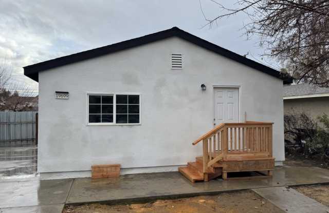 19699 Avenue 195 - 19699 Avenue 195, Plainview, CA 93267