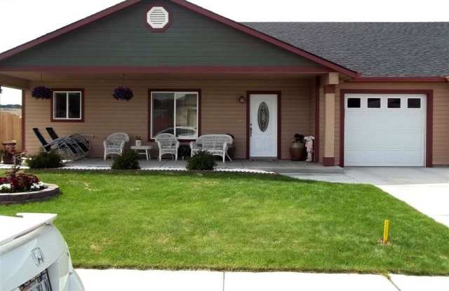 All Utilities and Yard Care Included in the Rental Amount photos photos