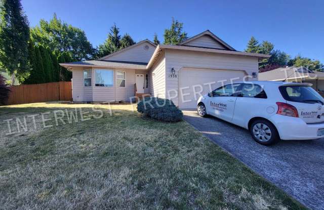 Spacious 3Bd Ba Ranch Style Home With A/C, Large Fenced Backyard  2 Car Garage! photos photos