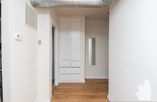 1249 W Henderson Gallery 4