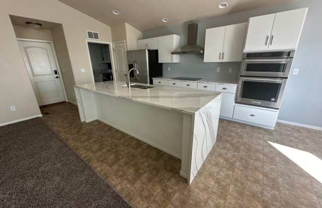 BEAUTIFUL RANCH STYLE HOME CLOSE TO FORT CARSON, SCHRIEVER AFB & PETERSON AFB!!!!!!!! Gallery 4