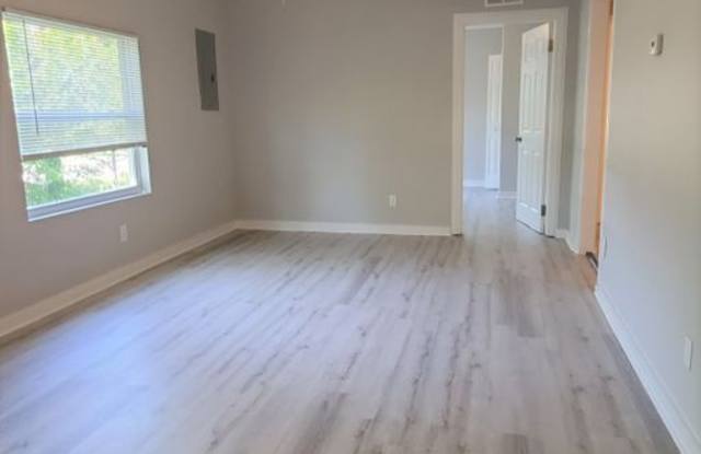 6953 Hunnicutt Lane Gallery 4