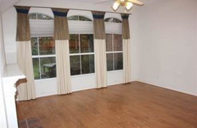 2104 Post Oak Court Gallery 2