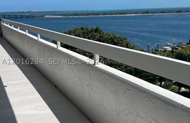 1627 Brickell Ave Gallery 2