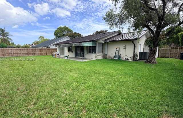 13325 SW 100th Ter Gallery 2