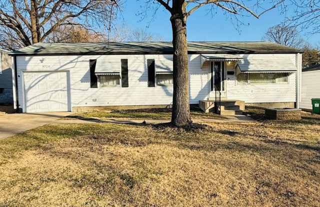 Spacious 3 bedroom home for Rent in Bellefontaine Neighbors photos photos