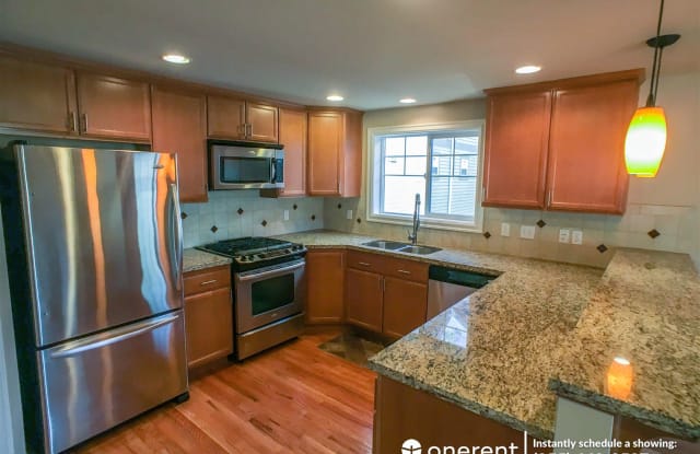 9207 Interlake Ave N - 9207 Interlake Avenue North, Seattle, WA 98103