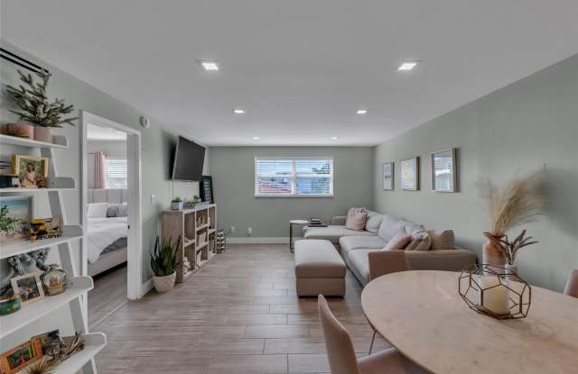 611 NE 14th Avenue photos photos