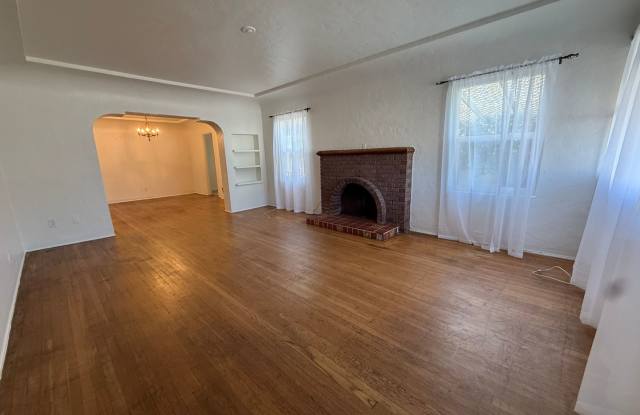 Charming 3-Bedroom Single-Family Home with Character & Private Yard photos photos Charming 3-Bedroom Single-Family Home with Character & Private Yard photos photos