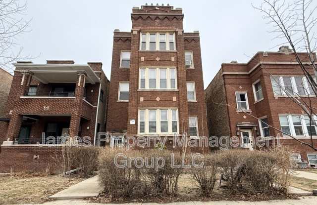 2736 W Giddings St - 1 photos photos