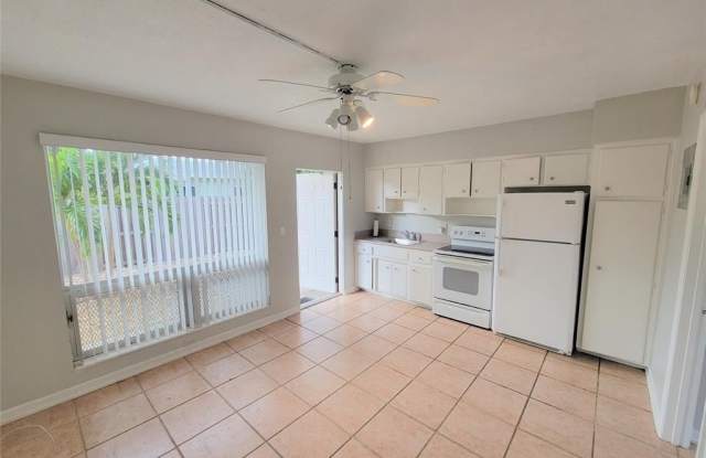 3041 NE 20th Ter photos photos