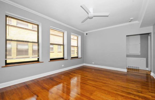 Two Bedroom Unit in South Shore Gallery 4