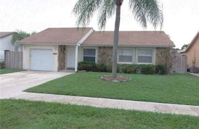 1905 SW 86th Ave photos photos