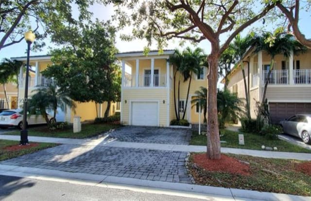 3544 NE 3rd Dr - 3544 Northeast 3rd Drive, Homestead, FL 33033