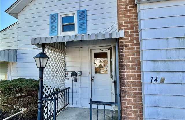 14 E Main Street Gallery 1