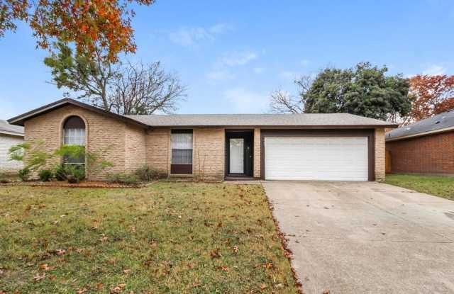 1327 WILLOWBROOK Street - 1327 Willowbrook Street, Lancaster, TX 75134