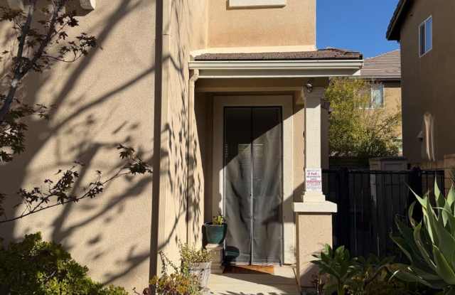 Spacious Canterbury Townhome close to all Gallery 4