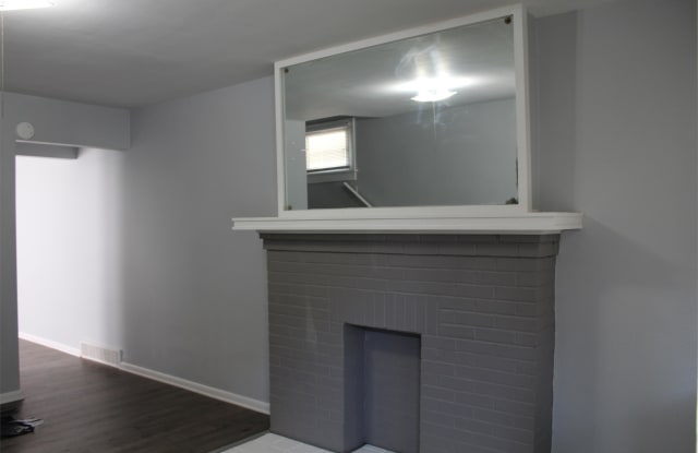 809 E Deshler Ave - 809 Deshler Avenue, Columbus, OH 43206