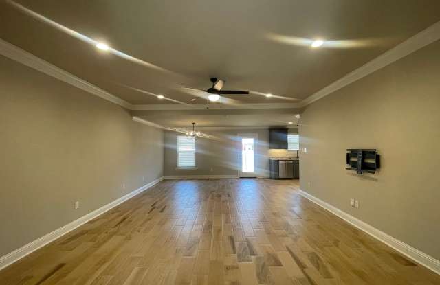 Newer Home in Legacy Pointe Subdivision in Haughton! Come See Today! Gallery 4
